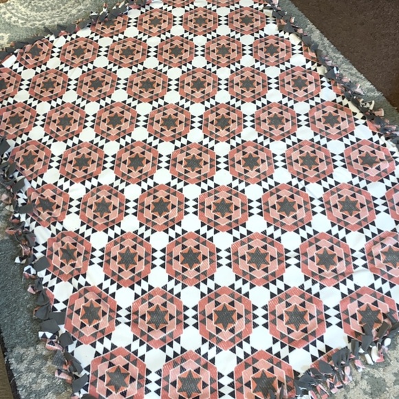AVERAGE SIZE THROW (2 yards); HOMEMADE NO SEW FLEECE BLANKET - Picture 2 of 9